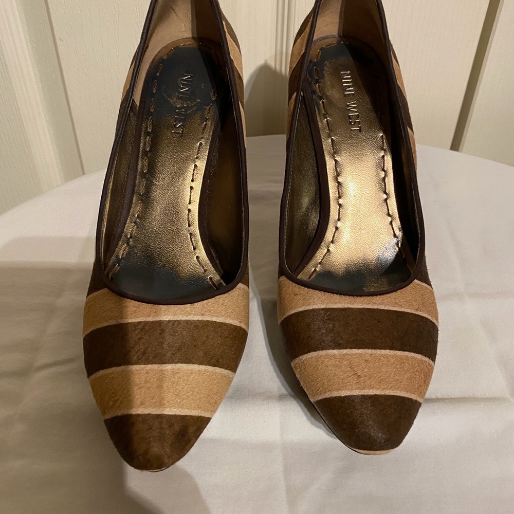 Nine West Brown/Tan Striped Pony Hair Heel - Sz 7.5 - 4” heel